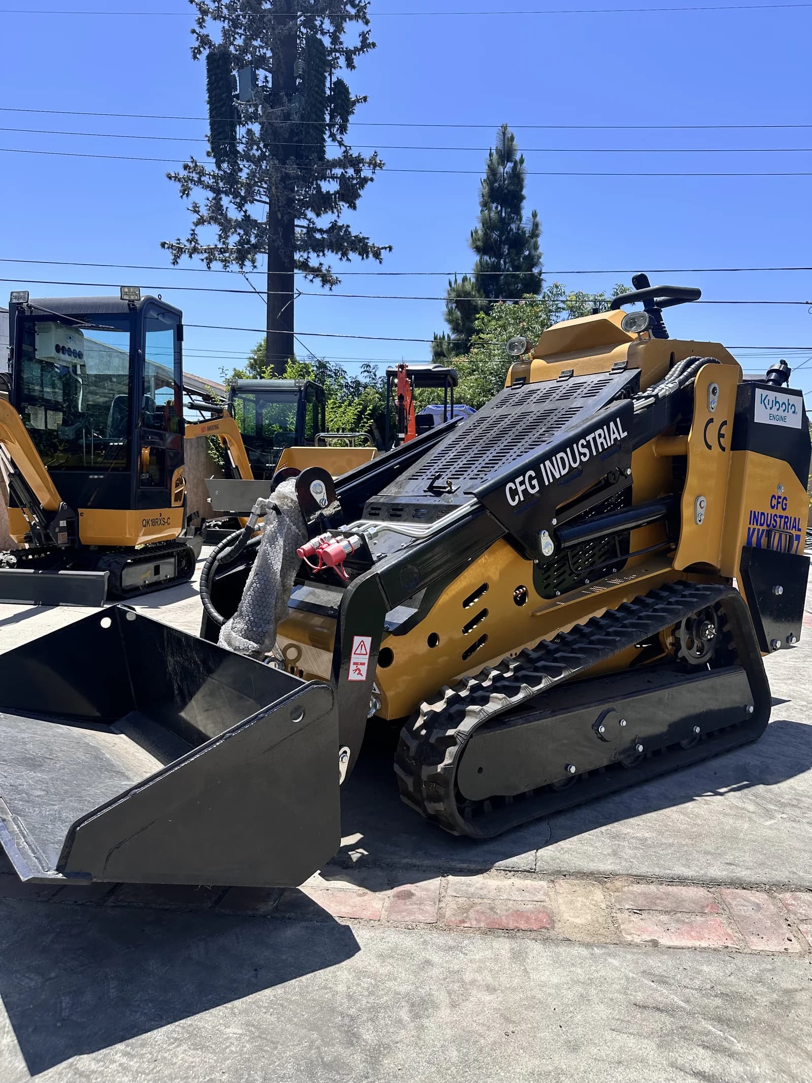 KKT(A)27 - 25HP Kubota Diesel Skid Steer / Loader / Bobcat