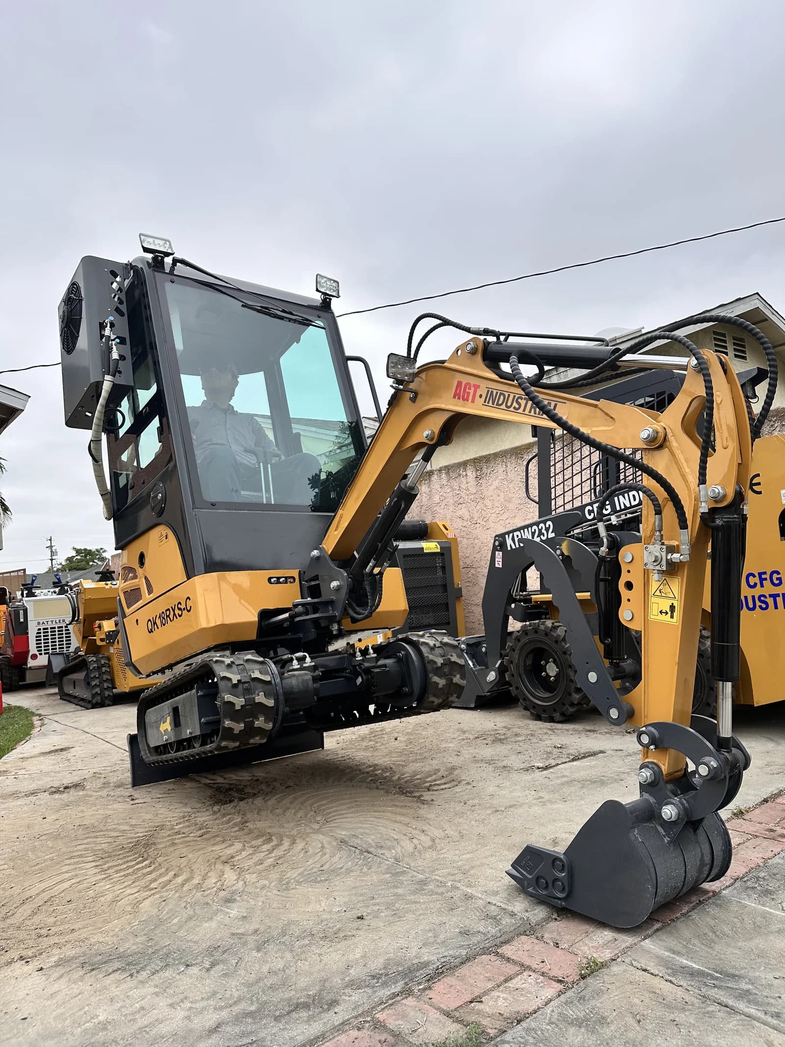 QK18RXS-C - Enclosed Cab Mini Excavator (1.5 Ton, 15HP Gas)